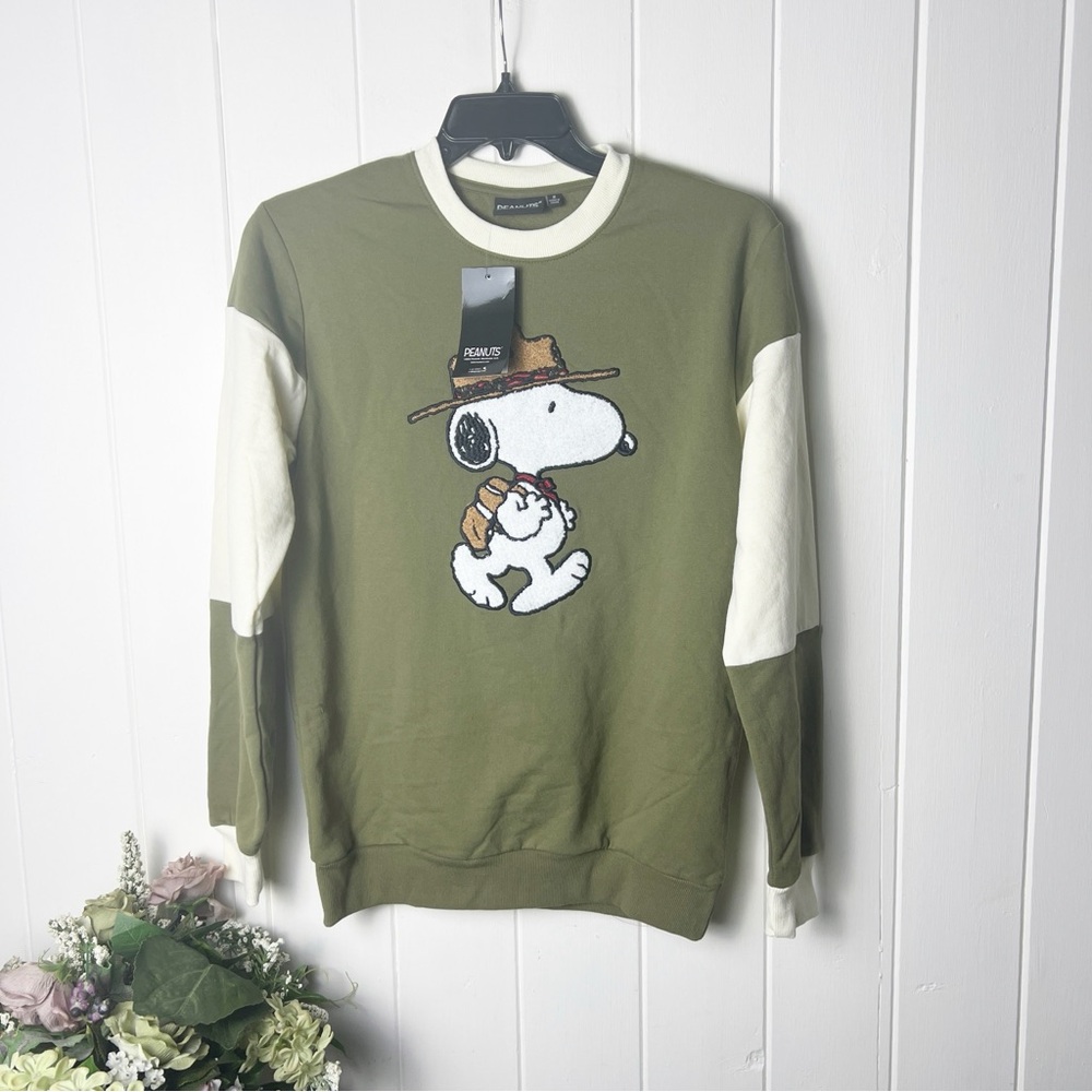 Peanuts Snoopy Camper Crewneck Sweatshirt NWT